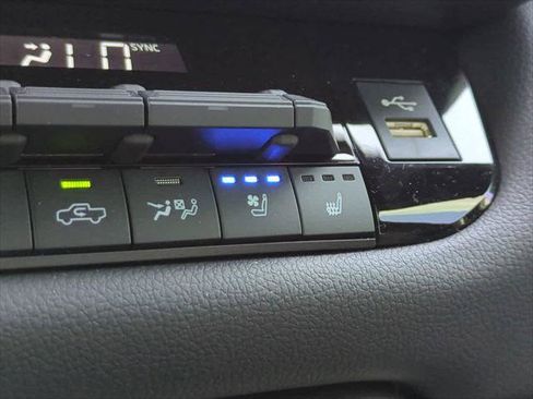 Certified 2026 Toyota Tundra Limited AWD/4WD image 19