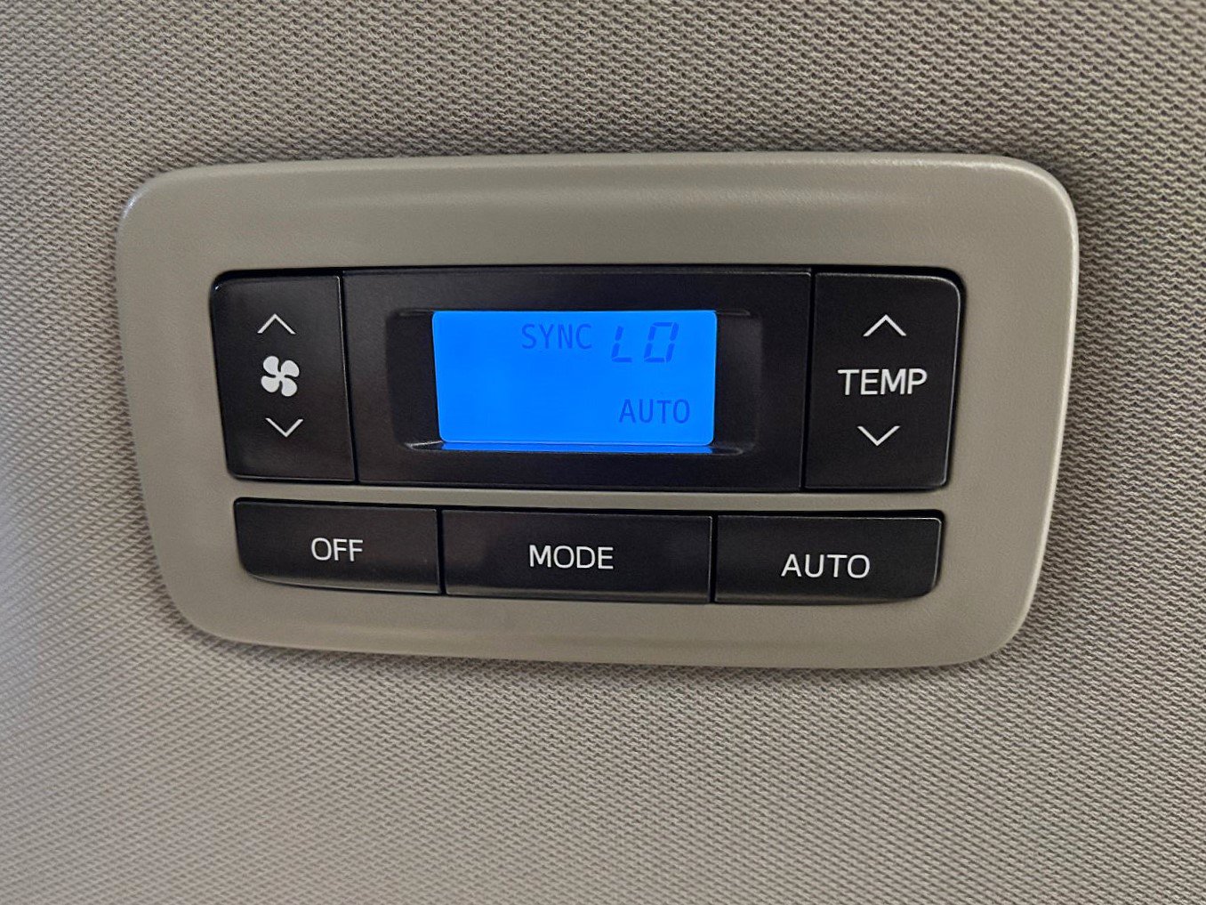 Used 2020 Toyota Sienna XLE FWD image 27