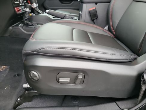 New 2026 Jeep Wrangler Unlimited Rubicon image 14