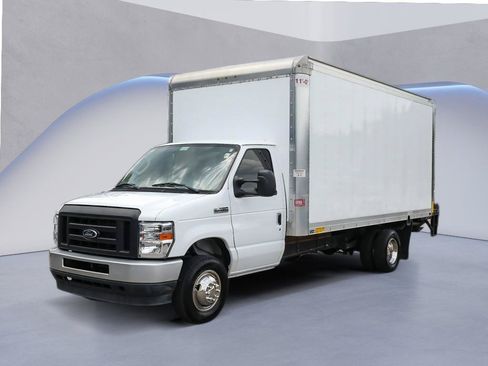 Used 2023 Ford E-450 and Econoline 450 Super Duty w/ Power Windows & Locks Group RWD image 2
