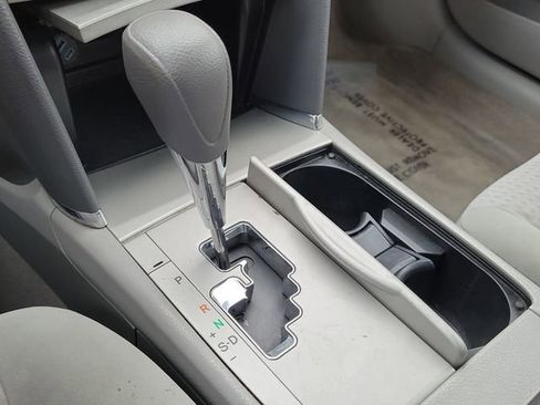 Used 2011 Toyota Camry image 32