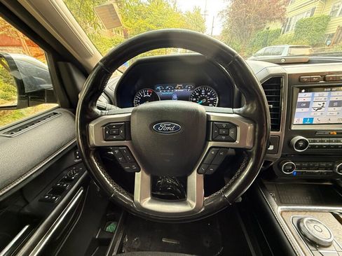 Used 2018 Ford Expedition Platinum AWD/4WD image 21