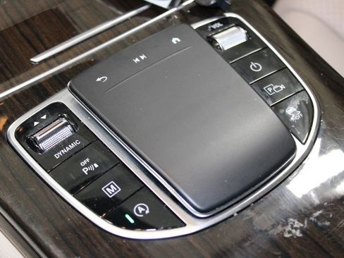 Used 2022 Mercedes-Benz GLC 300 4MATIC image 28