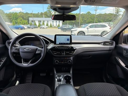 Used 2025 Ford Escape Active AWD/4WD image 8