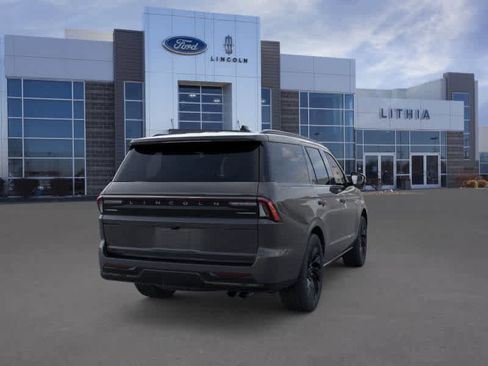 New 2026 Lincoln Navigator Reserve w/ Jet Appearance Package image 8