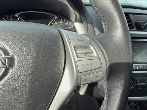 Used 2017 Nissan Altima 2.5 SR w/ Midnight Edition Package image 23