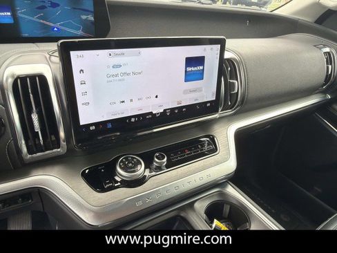 Used 2025 Ford Expedition Platinum AWD/4WD image 27