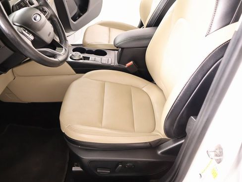 Used 2020 Ford Escape SEL image 11