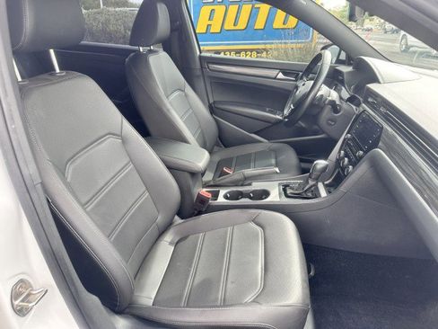 Used 2022 Volkswagen Passat 2.0T R-Line image 18