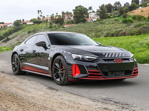 Used 2023 Audi RS e-tron GT image 3