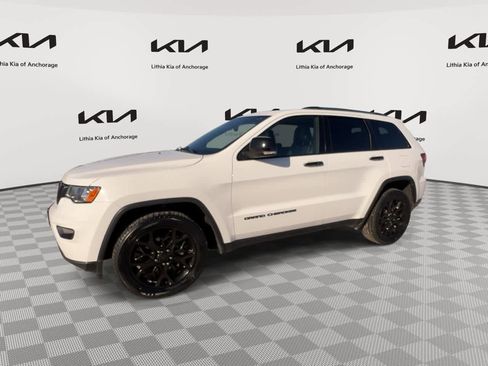 Used 2020 Jeep Grand Cherokee Limited AWD/4WD image 5