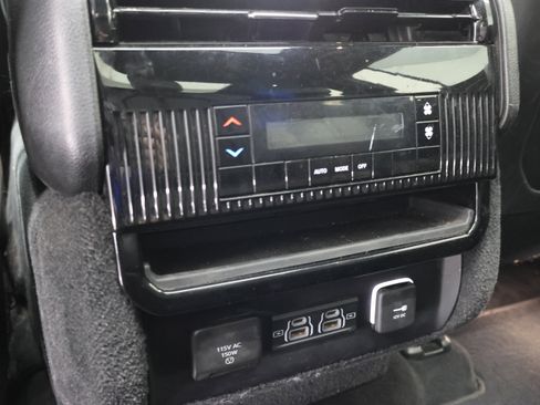 Used 2022 Jeep Wagoneer Series II w/ Premium Group I AWD/4WD image 35