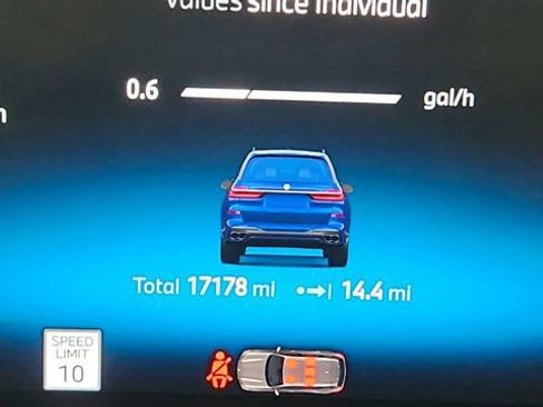 Used 2025 BMW X7 M60i image 45