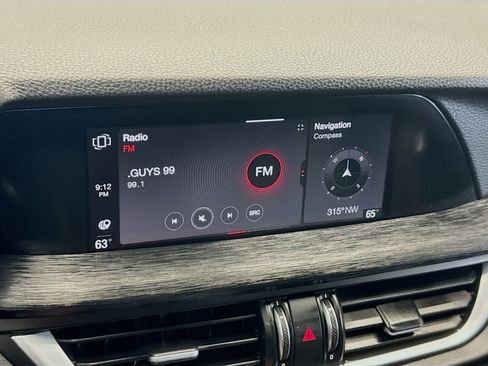 Used 2021 Alfa Romeo Stelvio Sprint w/ Nero Edizione image 10