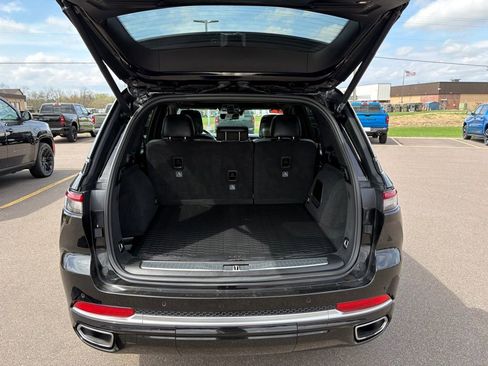 Used 2022 Jeep Grand Cherokee Summit w/ Adv Protech Group IV AWD/4WD image 4