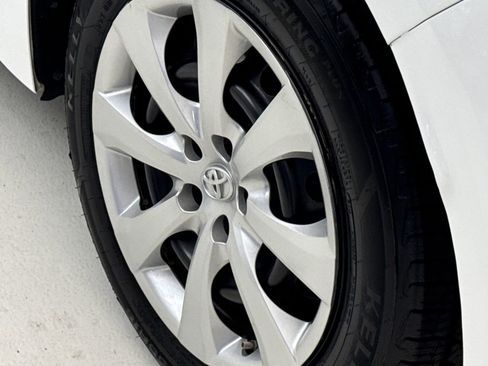 Used 2023 Toyota Corolla LE FWD image 11
