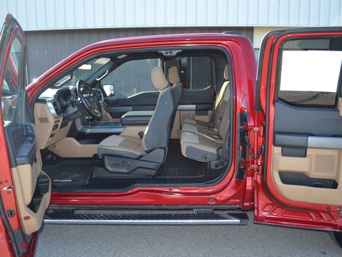 Certified 2022 Ford F150 XLT w/ Equipment Group 302A High image 9