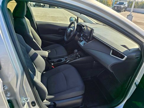 Certified 2022 Toyota Corolla LE image 11