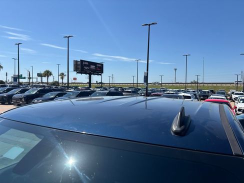 Used 2020 Chevrolet Silverado 1500 LT w/ Texas Edition RWD image 11