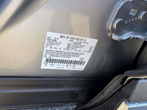 Used 2020 Ford Explorer XLT w/ Equipment Group 202A image 21