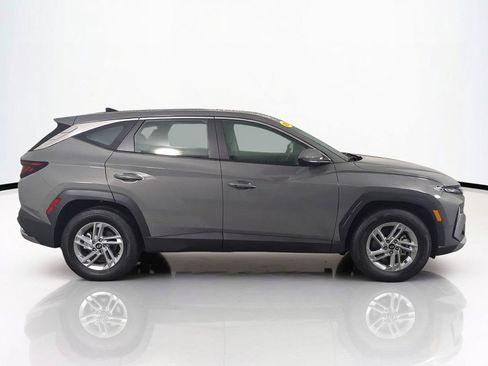 Used 2025 Hyundai Tucson SE FWD image 4