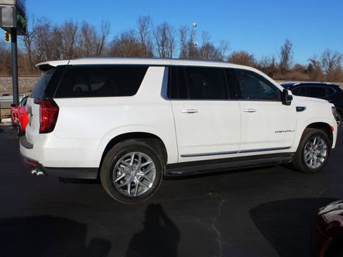 Used 2024 GMC Yukon XL Denali image 6