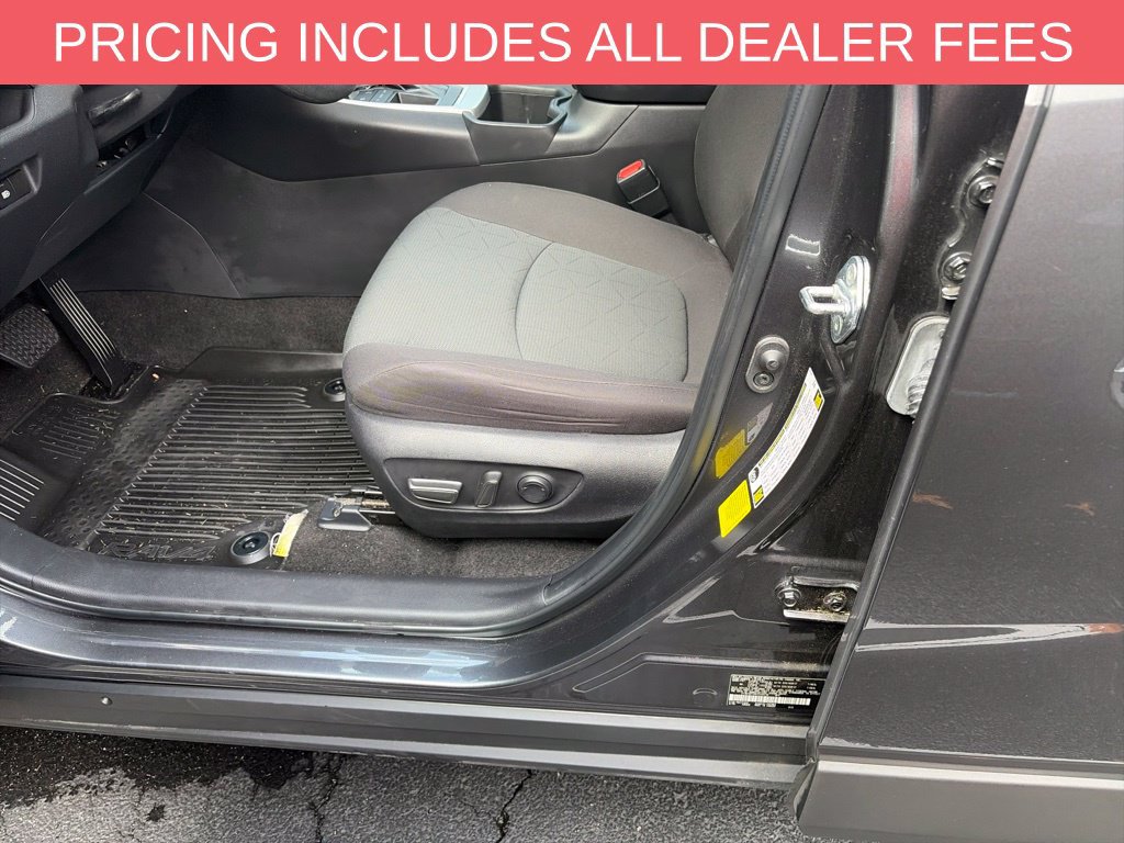 Used 2023 Toyota RAV4 XLE FWD image 16