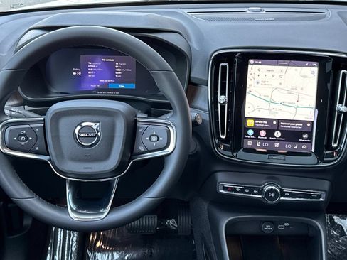 Used 2023 Volvo XC40 Recharge Ultimate w/ Protection Package Premier AWD/4WD image 15