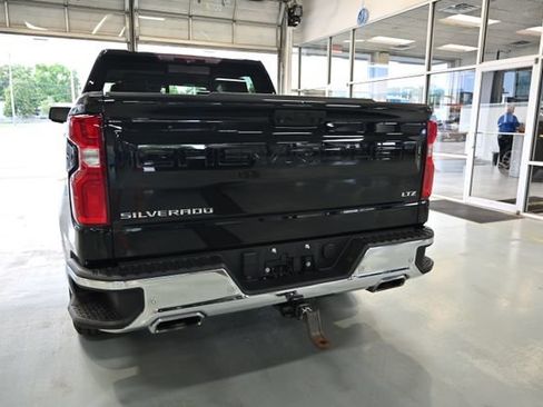 Used 2022 Chevrolet Silverado 1500 LTZ w/ LTZ Premium Package AWD/4WD image 6