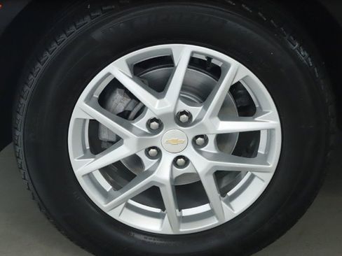 Used 2024 Chevrolet Equinox LS w/ LS Convenience Package image 36