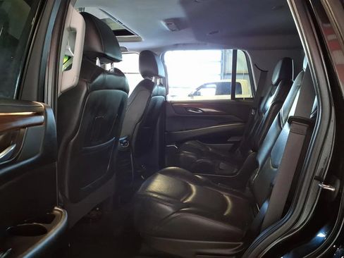 Used 2020 Cadillac Escalade Luxury AWD/4WD image 17