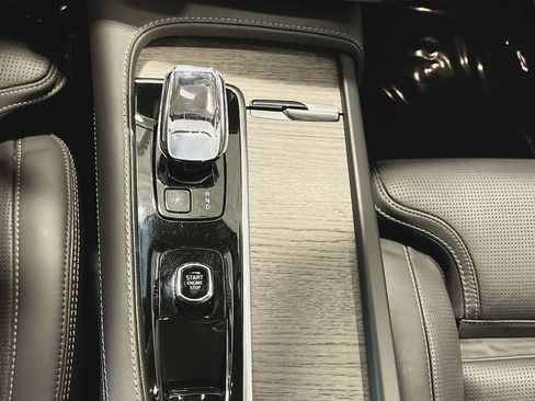 Certified 2023 Volvo XC90 B6 Ultimate w/ Protection Package Premier AWD/4WD image 22