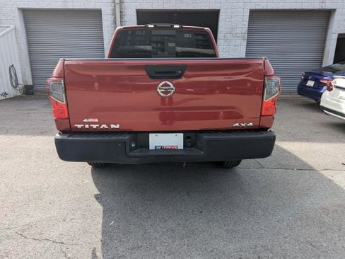 Used 2017 Nissan Titan S image 7