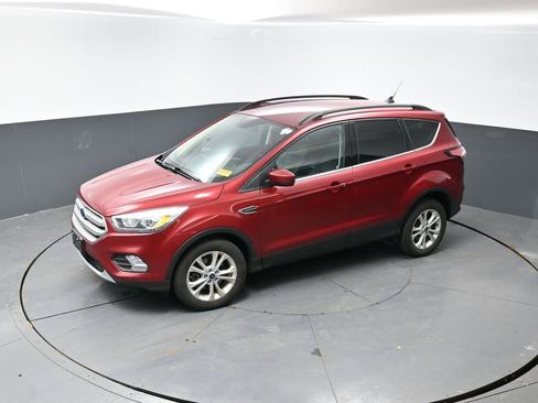 Used 2018 Ford Escape SEL image 16
