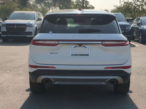 Used 2024 Lincoln Corsair Reserve image 4