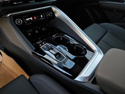 New 2025 Audi Q5 2.0T Premium Plus image 14