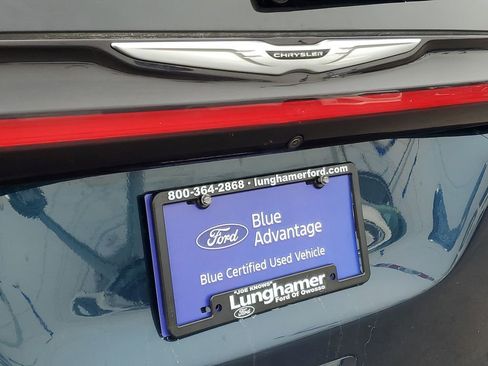 Used 2023 Chrysler Pacifica Touring-L FWD image 35