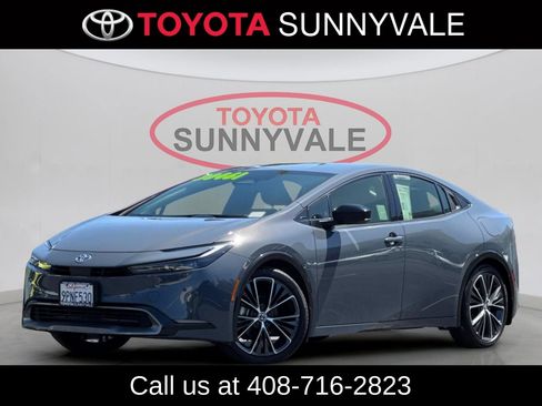 Used 2024 Toyota Prius XLE FWD image 2