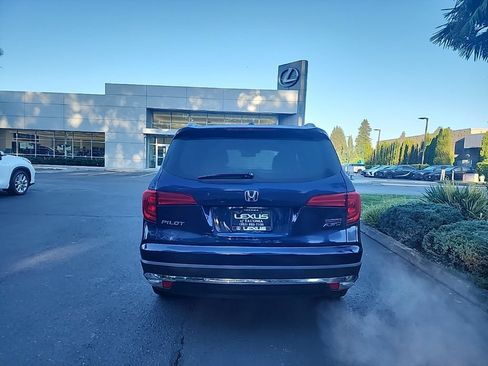 Used 2017 Honda Pilot Touring image 4