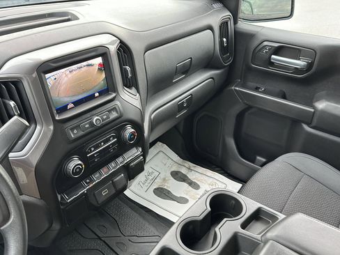 Used 2020 Chevrolet Silverado 1500 Custom w/ Custom Value Package image 32
