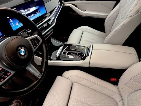 Used 2024 BMW X5 xDrive40i w/ M Sport Package AWD/4WD image 19