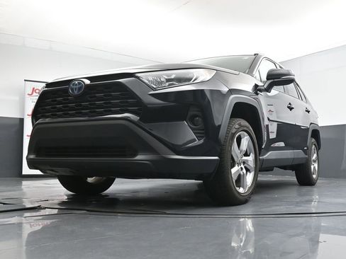 Used 2021 Toyota RAV4 XLE Premium AWD/4WD image 34