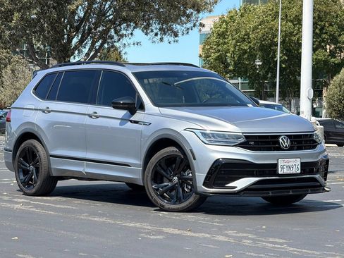 Used 2023 Volkswagen Tiguan SE R-Line FWD image 2