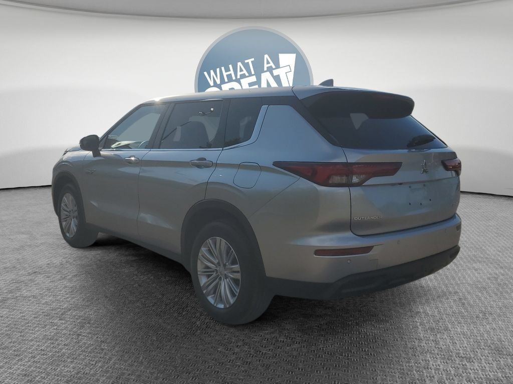 Used 2025 Mitsubishi Outlander ES AWD/4WD image 6