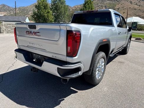 Used 2022 GMC Sierra 2500 Denali w/ Denali Ultimate Package AWD/4WD image 9