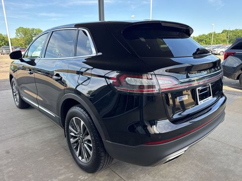 Used 2023 Lincoln Nautilus Reserve AWD/4WD image 5