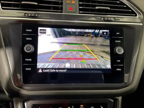 Used 2023 Volkswagen Tiguan SE image 30
