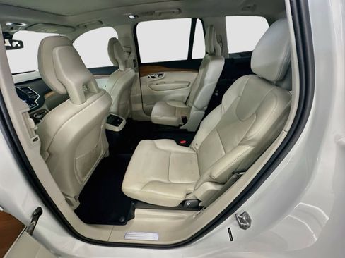 Used 2021 Volvo XC90 T6 Momentum AWD/4WD image 28