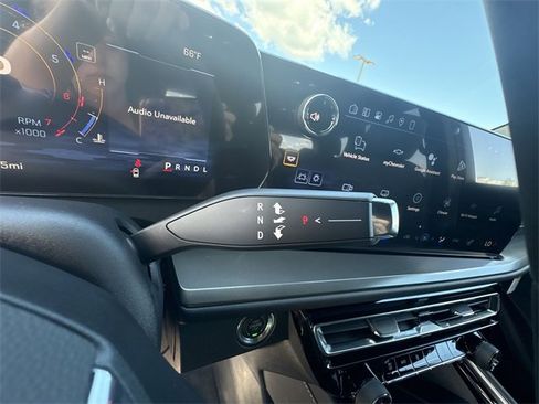 New 2026 Chevrolet Traverse LT w/ Midnight/Sport Edition image 16