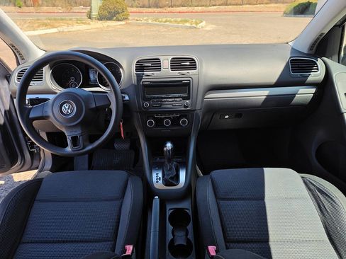 Used 2012 Volkswagen Golf 4-Door FWD image 32